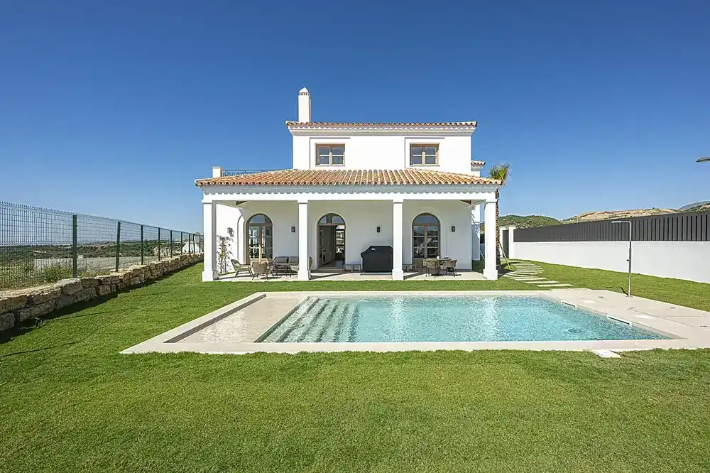Private pool with the villa behind